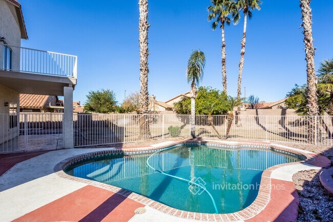 Building Photo - 2153 S Raven Cir