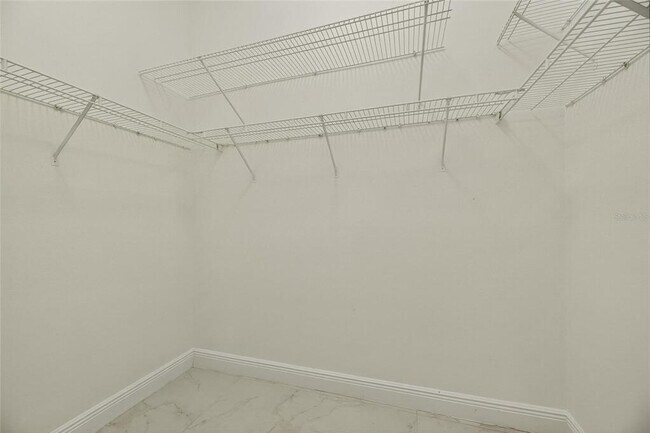 Building Photo - 172 Lake Shore Dr W