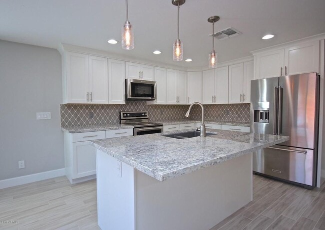 Building Photo - 2707 S Flint Cir