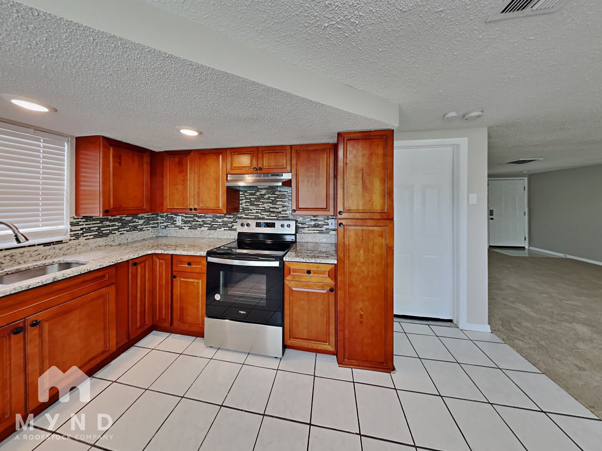 Building Photo - 9724 Lakeside Ln