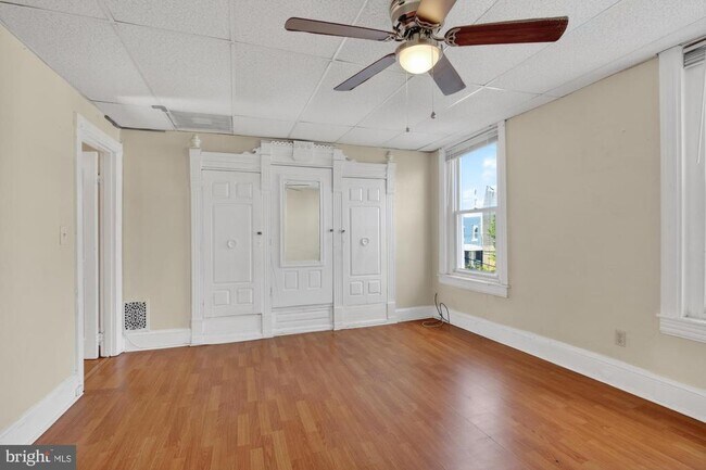 Building Photo - 4034 Baring St