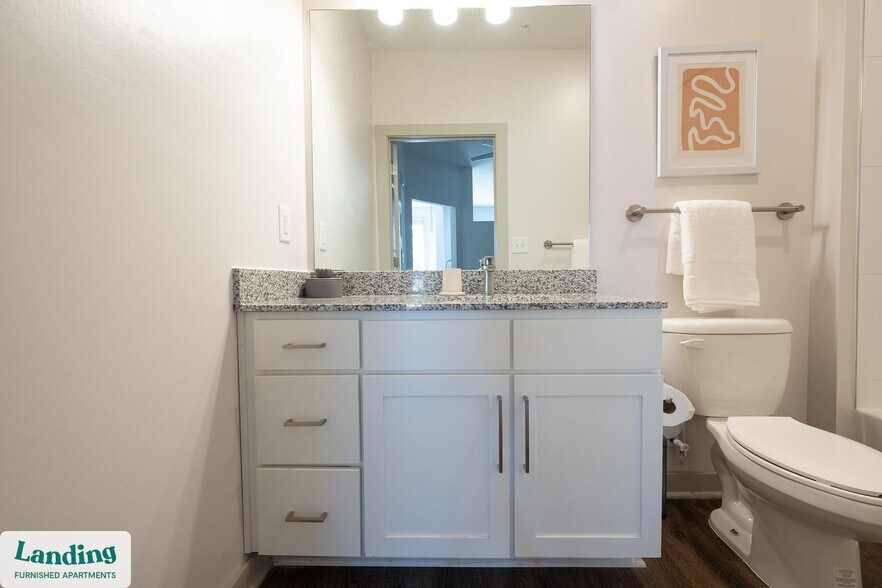 Building Photo - 340 W 25th St