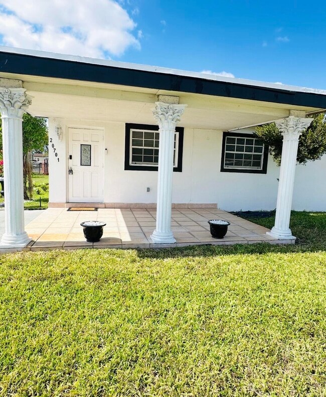 Building Photo - 20701 NW 34th Ct