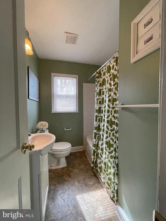 Building Photo - 7007 Grove Rd