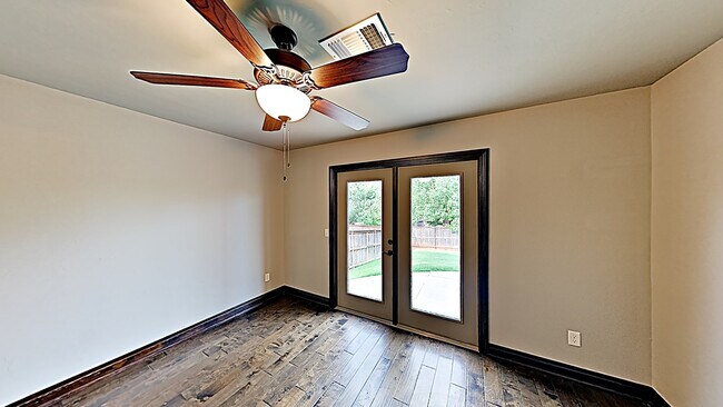 Building Photo - Stunning 5 Bedroom In Edmond With Bonus Room and Study