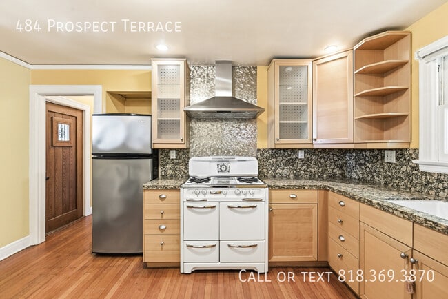 Building Photo - 484 Prospect Terrace