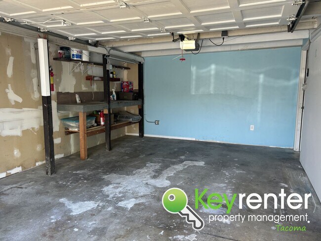 Building Photo - Beautiful 4-Bedroom Rambler in a Desirable...