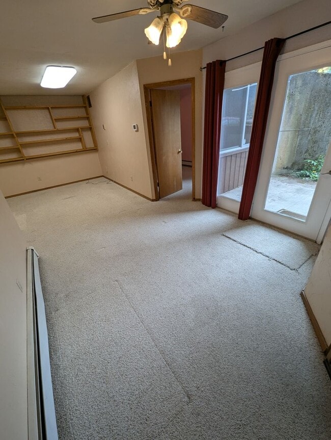 Building Photo - 2 bed/2.5 bath single family home w/ bonus...