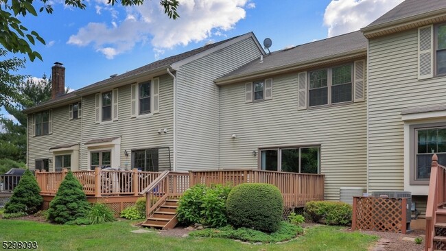 Building Photo - 209 Amherst Ct