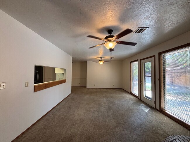 Building Photo - 34 E 350 N