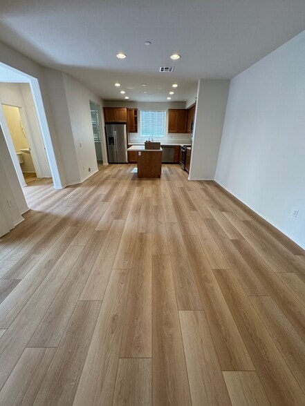 Building Photo - 523 Pioneer St