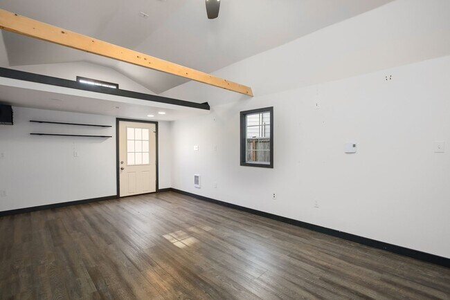 Building Photo - 1124 73rd Dr SE