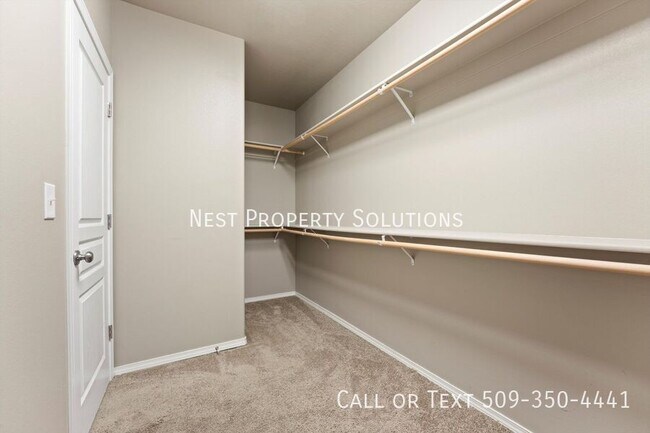 Building Photo - 558 S Lakeland Dr