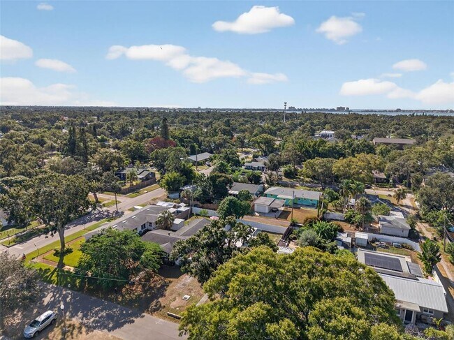 Building Photo - 5410 19th Ave S