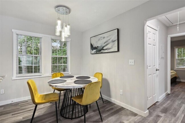 Building Photo - 1561 Pontiac Pl SE