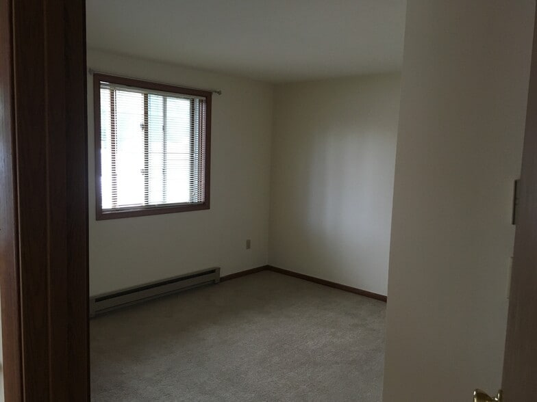 bedroom - 10700 W Grange Ave
