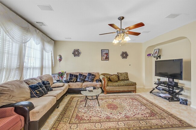 Building Photo - 29642 Legends Green Dr