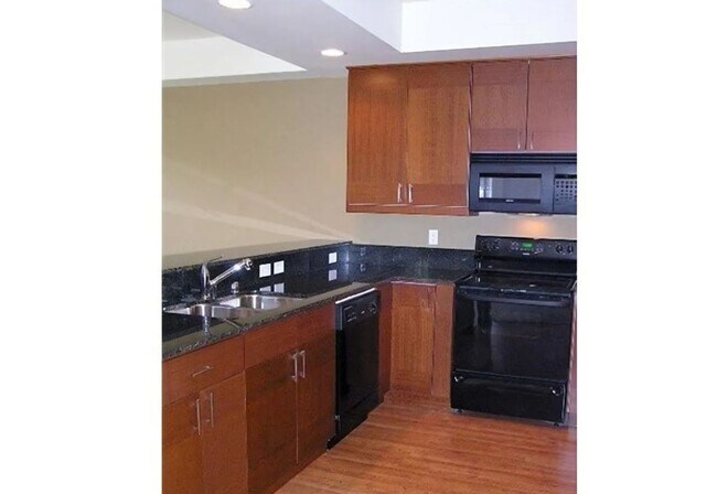 Building Photo - First Floor 2 Bedroom 2 Bath Condo - Quinn Ct