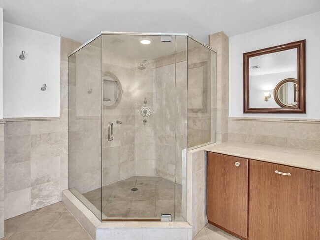 Building Photo - 4200 N Ocean Dr