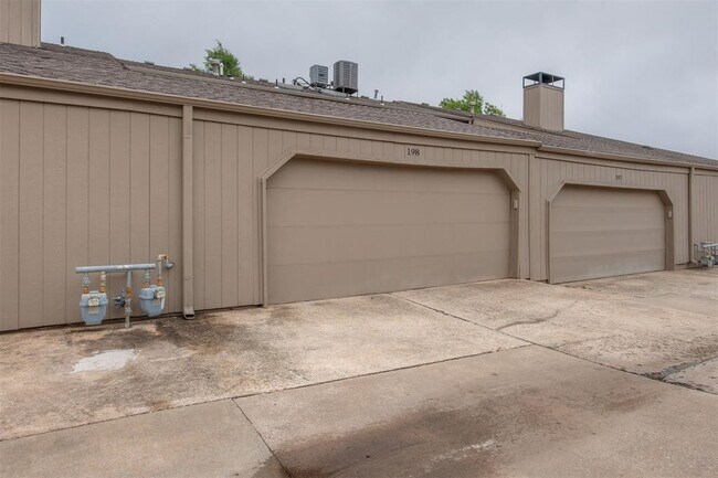 Building Photo - 6500 N Grand Blvd