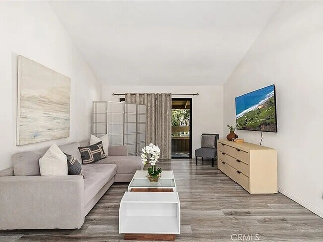 Building Photo - Move-In Ready 2BR | Fresh Paint | Unfurnished & Ready for Your Style