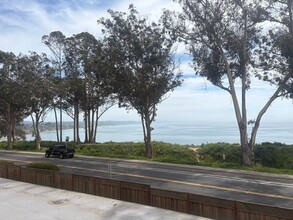 Building Photo - Remodeled Coastal Condo with Panoramic Ocean Views – One Block from New Brighton Beach
