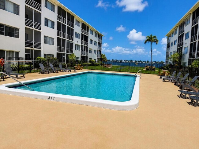 Building Photo - 4500 N Flagler Dr