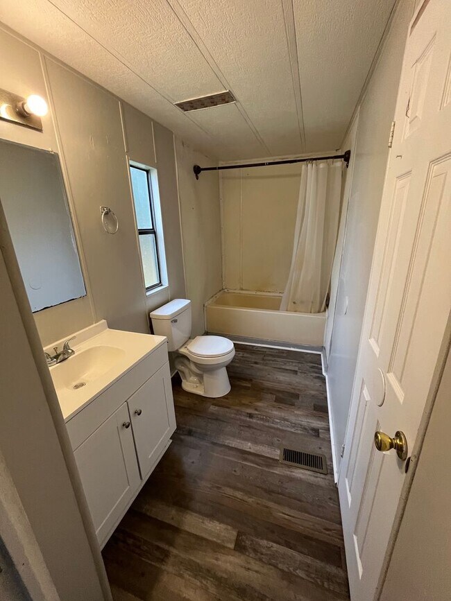 Building Photo - Mobile home for rent