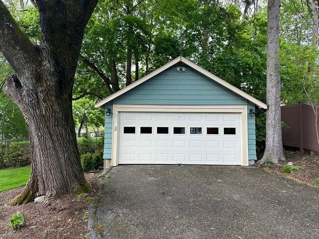 Building Photo - 59 Richardson Rd