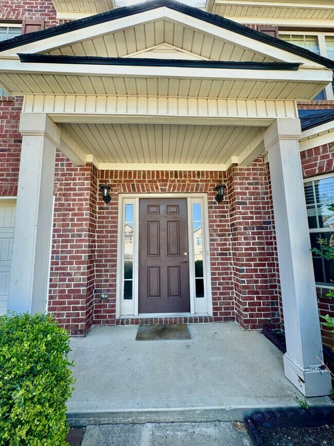 Building Photo - This beautiful 4-bedroom, 2.5-bath home Move-in ready and is waiting for you!