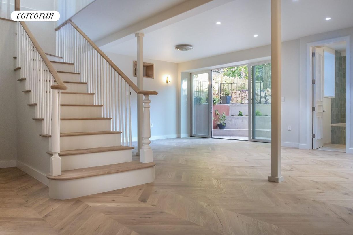 Building Photo - 1450 Pacific St