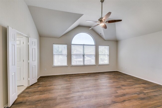Building Photo - 9121 Portage Ln