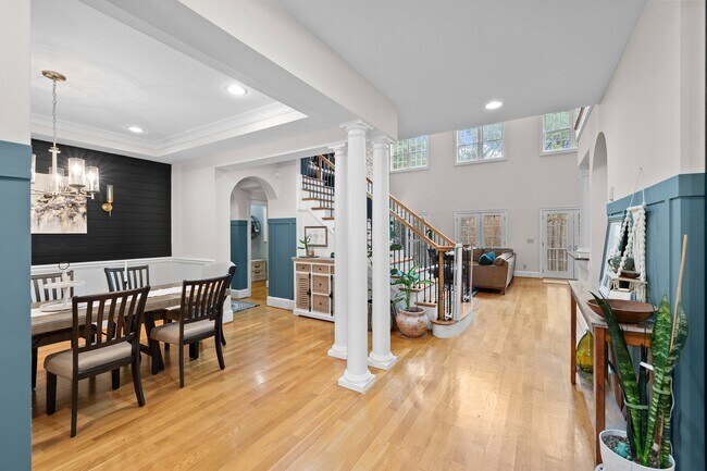 Building Photo - 11 Grey Oak