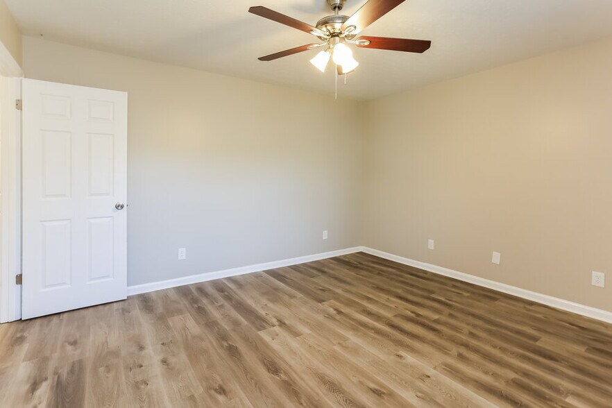Building Photo - 3204 Plymouth Rock Dr