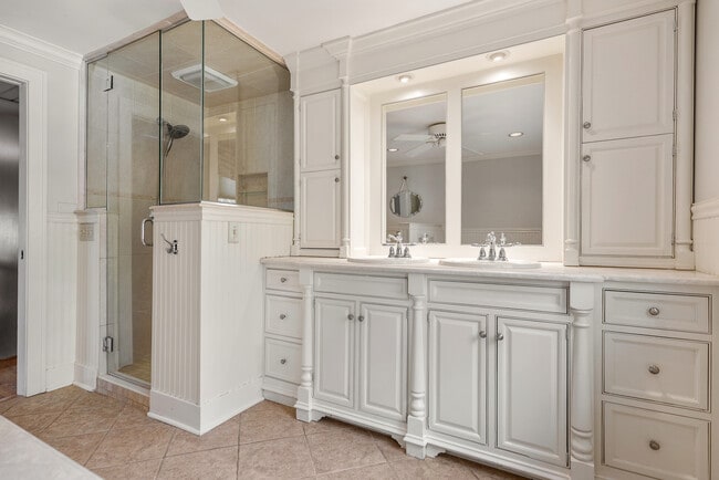 Building Photo - 518 South St