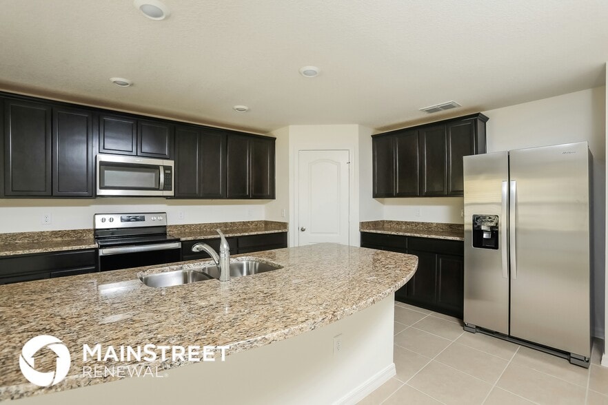 Building Photo - 35693 Rose Moss Ave