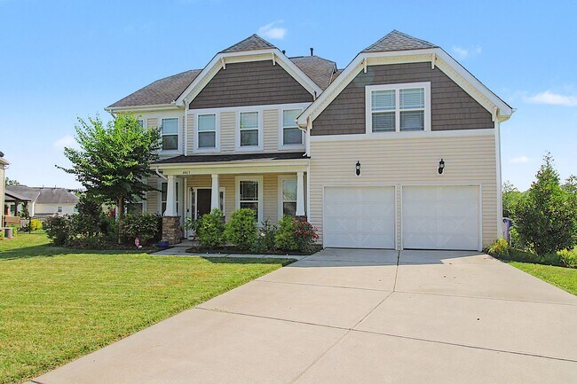 Building Photo - (Coming soon) Spacious 5BR Harrisburg Home | Loft, Solar Panels, Fenced Yard & Outdoor Fireplace