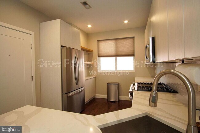 Building Photo - 1616 Cambridge St