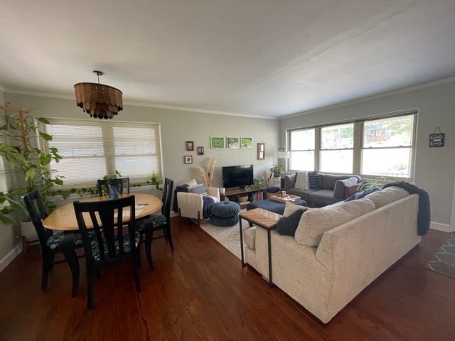 Building Photo - 711 Riverview Dr
