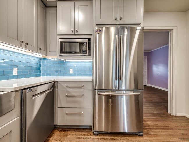 Building Photo - 458 S Indianapolis Ave