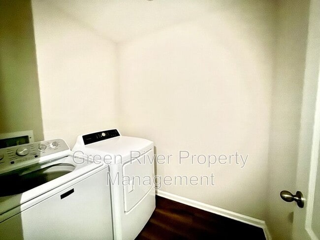 Building Photo - 278 Pickett Dr