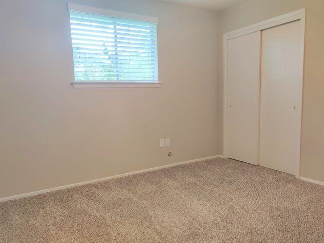 Building Photo - 1914 Seakale Ln