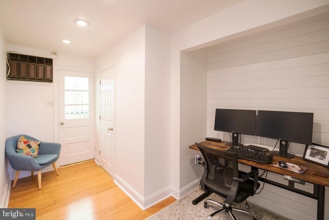 Building Photo - 242 Fairmount Ave