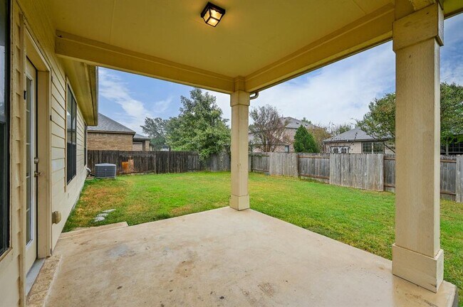 Building Photo - 1029 Hyde Park Dr