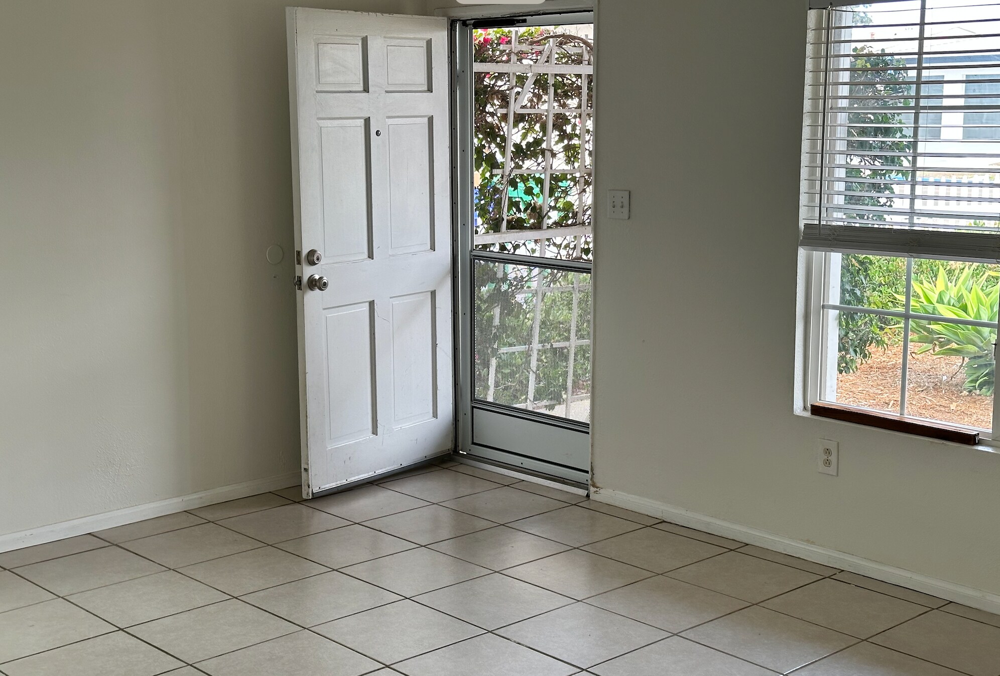 Building Photo - 3171 Luna Ave