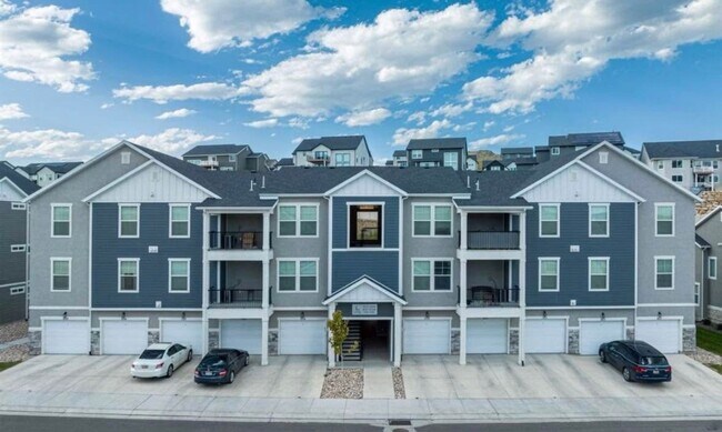 Building Photo - ? For Rent: Beautiful 3-Bedroom, 2-Bathroo...