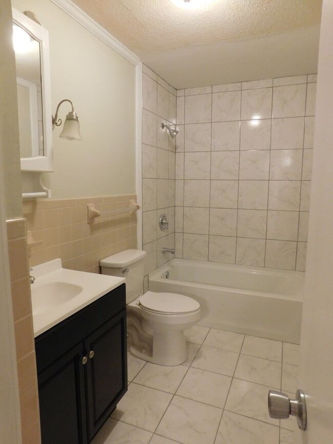 Building Photo - 150 Arrington Rd