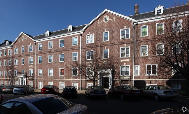 Building Photo - Moon Palace