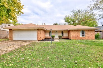 Building Photo - 3 bed 2 bath home in OKC