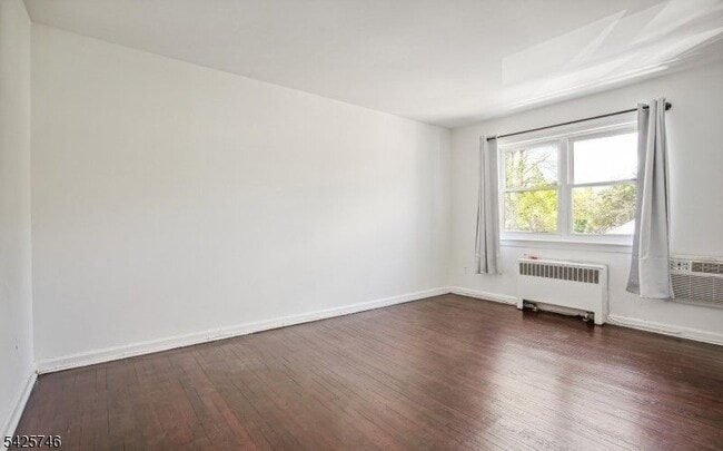 Building Photo - 604 Chestnut St